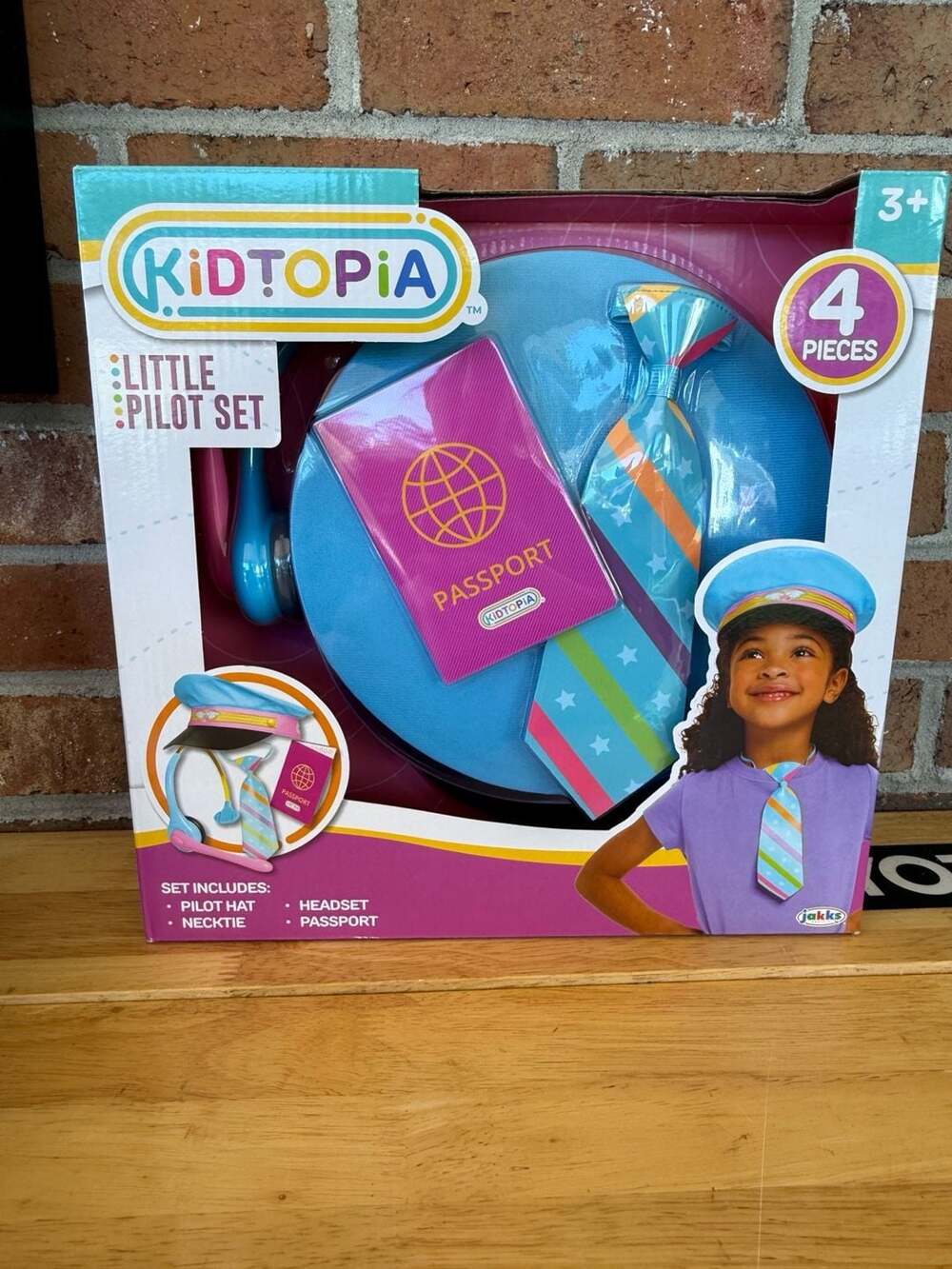 Kidtopia Little Pilot Set 4 Pieces Role Play Toy